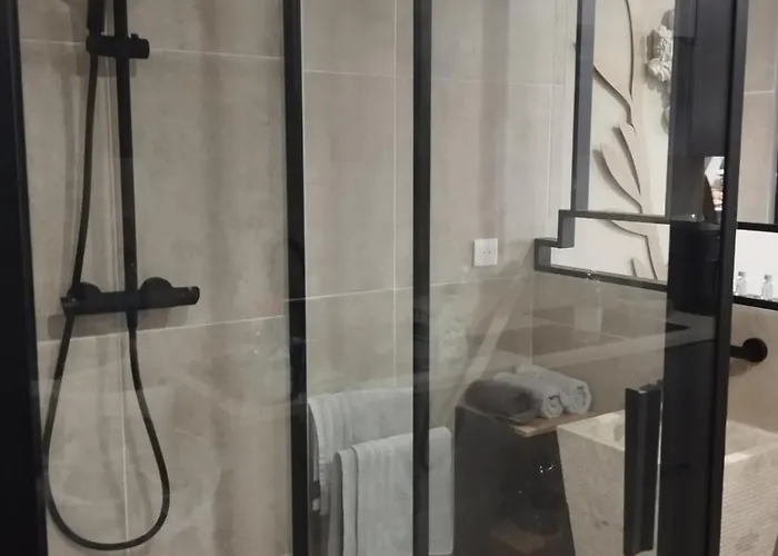 Dionysos Au Village Naturiste Agde