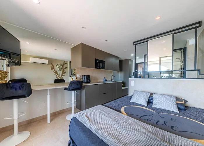 Appartement Dionysos Au Village Naturiste *