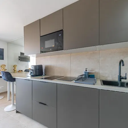 Dionysos Au Village Naturiste 公寓 *