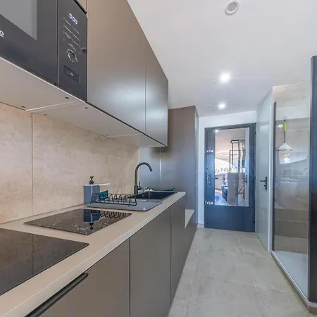 Dionysos Au Village Naturiste 阿格德